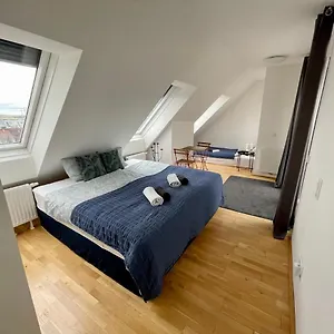 Eca Rooftop Live - Private & Serviced Privatunterkunft