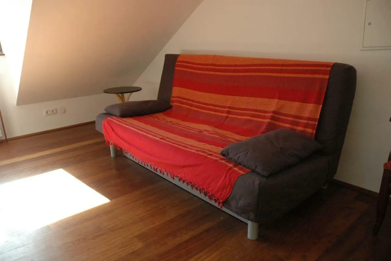 Apartment Ruhige, Grosse Ferienwohnung Am Muehlberg, Stadtrand Vienna