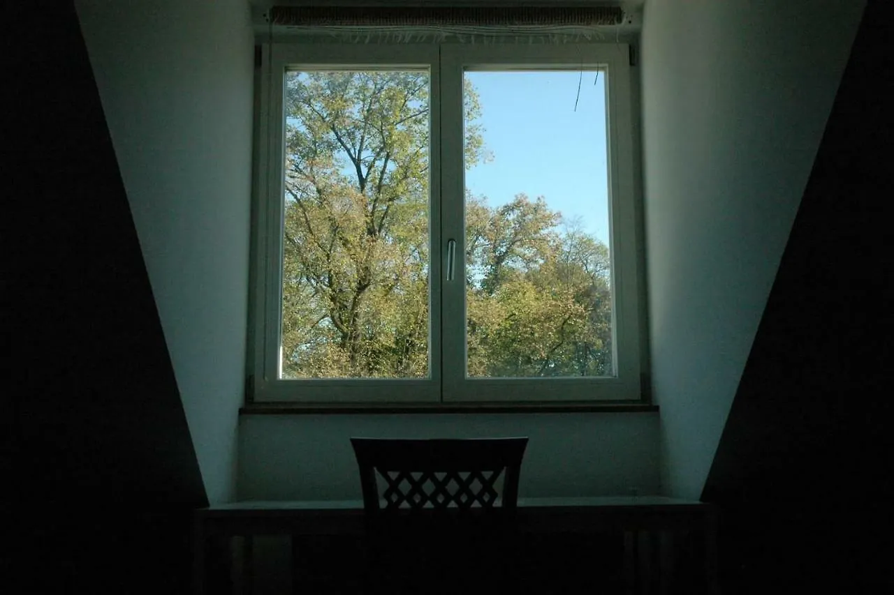 Apartment Ruhige, Grosse Ferienwohnung Am Muehlberg, Stadtrand Vienna Austria