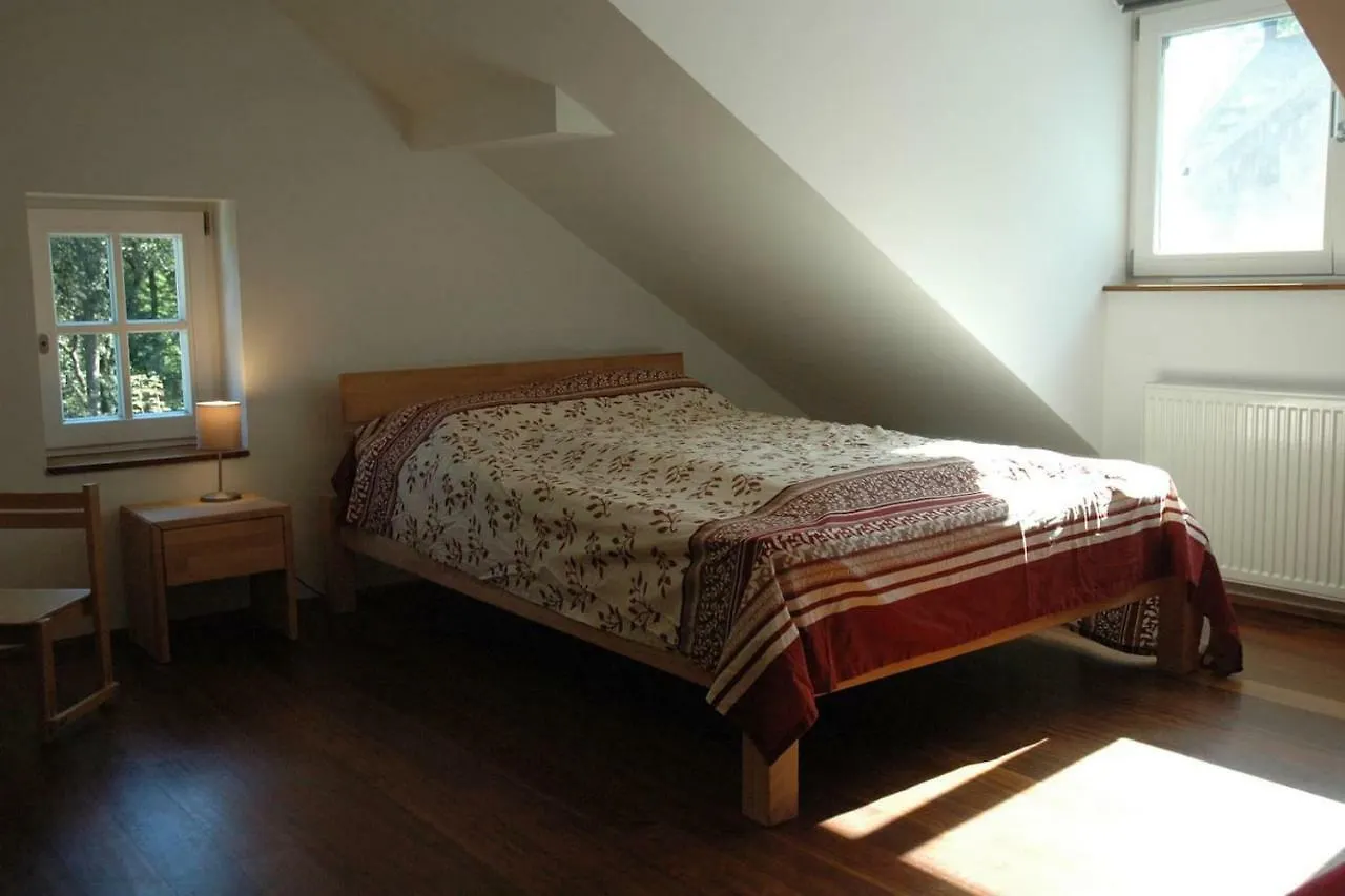 Ruhige, Grosse Ferienwohnung Am Muehlberg, Stadtrand Vienna 0*,  Austria